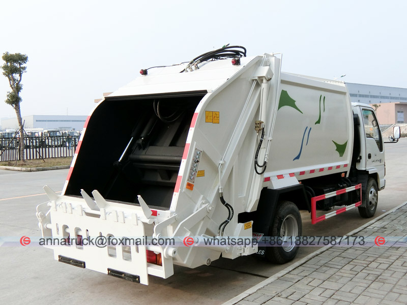 6CBM Compactor Garbage Truck - Right Back